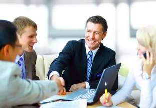 2021年9月15日呼和浩特市市场监管局联合公安部门成功破获两起销售假冒注册商标商品案