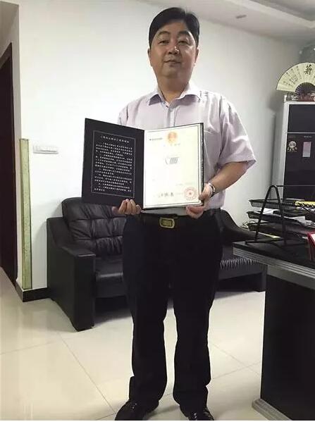 注册商标时犹豫了几秒，他却因此付出惨痛代价！