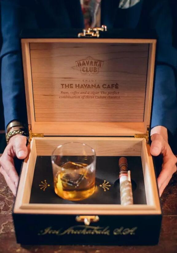 百加得用沉浸式话剧来打商标战,深入人心的故事或许比法庭裁决更有效 百加得用沉浸式话剧来打商标战,深入人心的故事或许比法庭裁决更有效